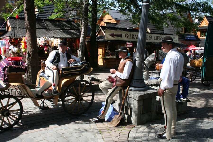 From Krakow: Slovakia Treetop Walk, Zakopane & Thermal Spa - Chochołów Thermal Spa: pools, saunas, and outdoor soaking time