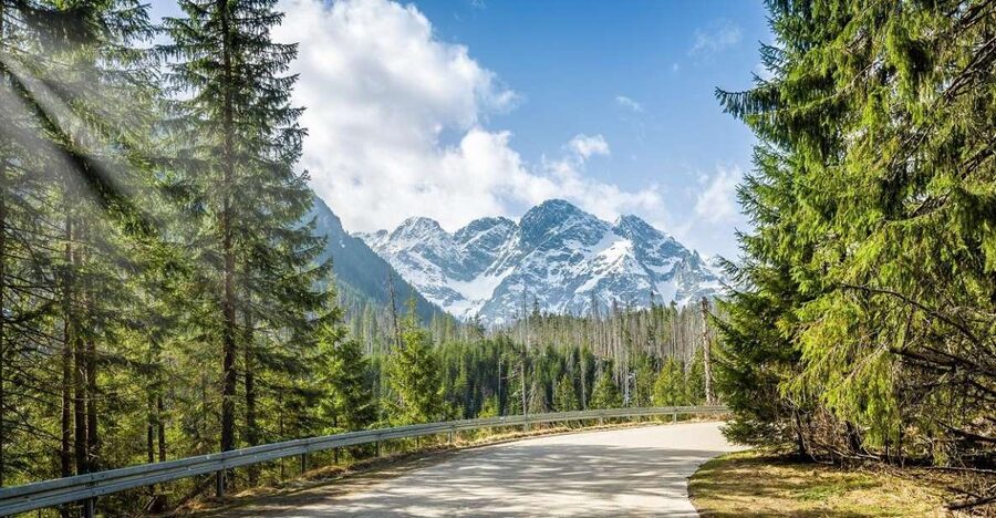 From Krakow: Tatra Mountains and Morskie Oko Hike - The 9-kilometer walk: what the trail day actually feels like