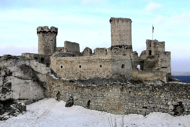 From Krakow: "The Witcher" Ogrodzieniec Castle Day Trip - Wolf’s Jaw, rock fortifications, and the 1702 Swedish destruction