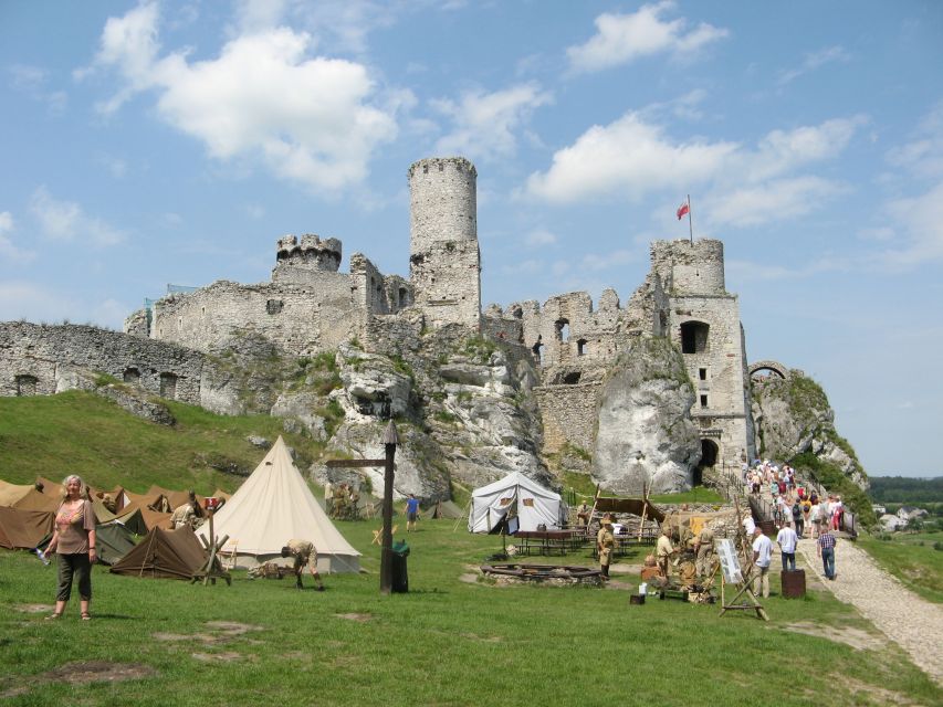 From Krakow: Trail of the Eagles’ Nests Day Tour - Pieskowa Skała: courtyard atmosphere and tower views