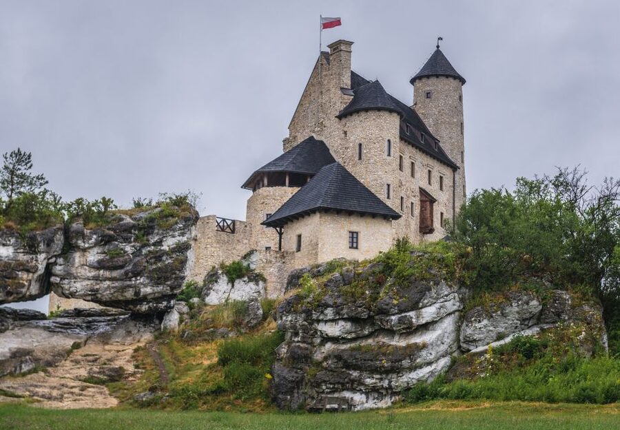 From Krakow: Trail of the Eagles’ Nests Day Tour - Rabsztyn and Ogrodzieniec ruins: scale, adaptation, and big views