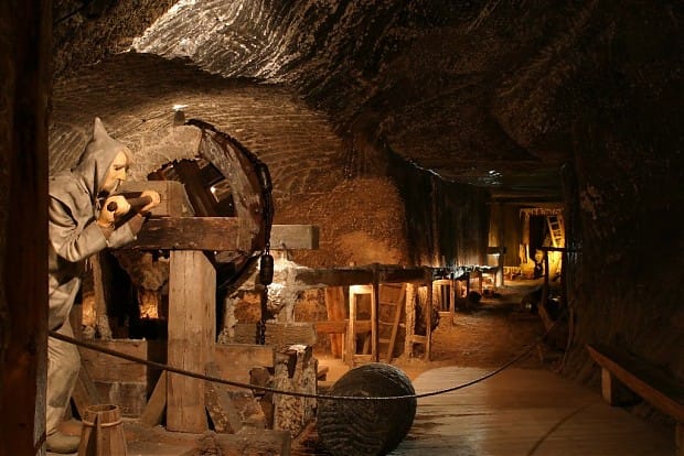 From Kraków: Wieliczka Salt Mine Guided Tour with Transport - Why Wieliczka feels different from a normal tour