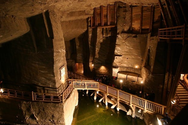 From Kraków: Wieliczka Salt Mine Guided Tour with Transport - Entering the mine: 800 steps and the 14-15ºC reality