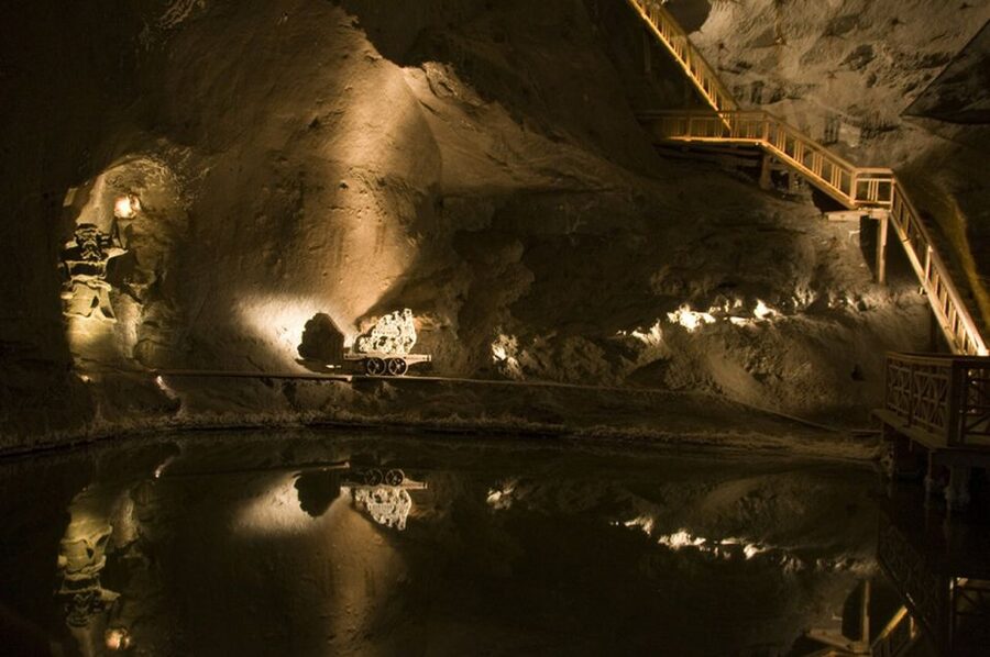 From Krakow: Wieliczka Salt Mine Tourist Route - Why Wieliczka Salt Mine Feels Like a Subterranean City