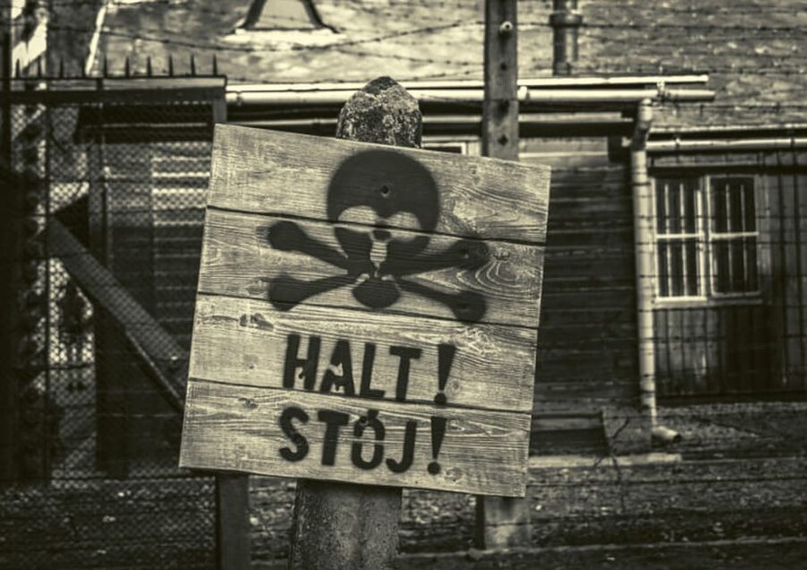 From Warsaw: Auschwitz Day Tour by Private Car with Lunch - Getting From Warsaw to Oswiecim by Private Car