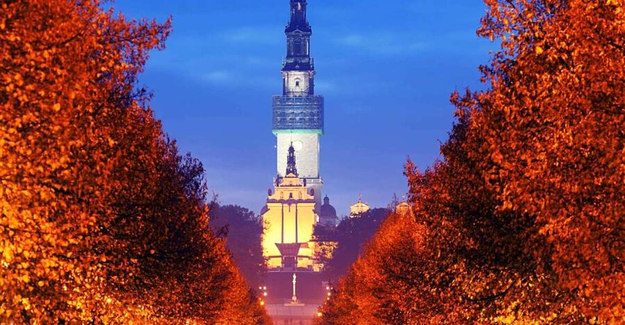 From Warsaw: Jasna Gora & Black Madonna Small Group Tour - The Black Madonna icon and how the guide helps you look properly
