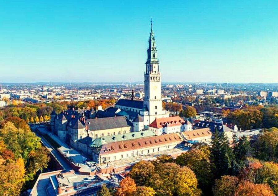 From Warsaw: Jasna Gora & Black Madonna Small Group Tour - The real schedule: how much time you get where