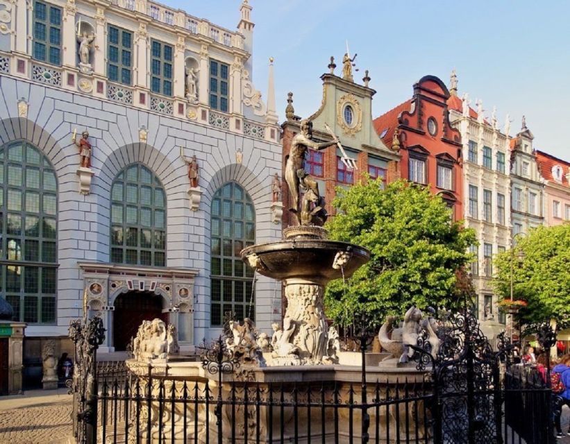 From Warsaw: Tour to Malbork Castle and Gdansk or Sopot - From Warsaw to Malbork, with conversation on the road