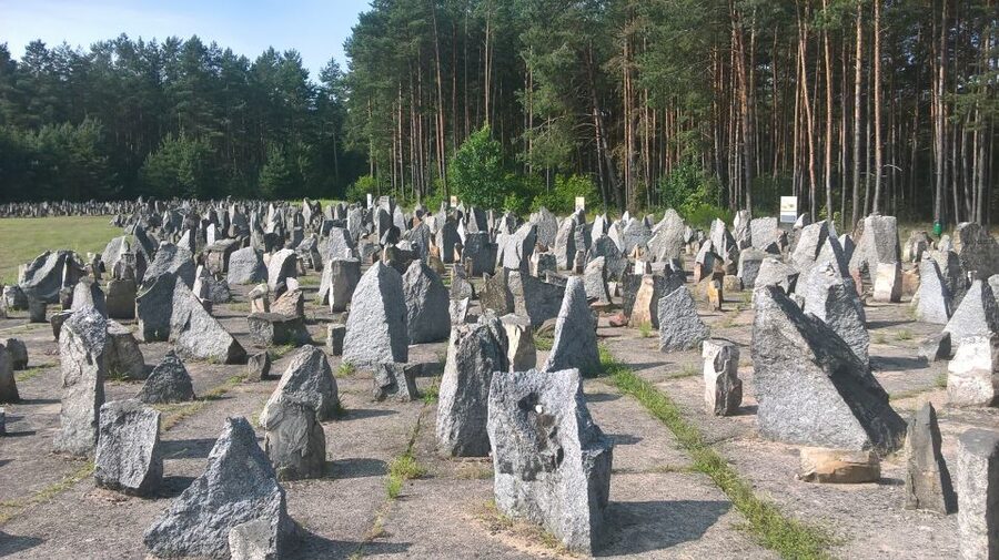 From Warsaw: Treblinka Extermination Camp Private Tour - The uprising story: why it belongs in the visit