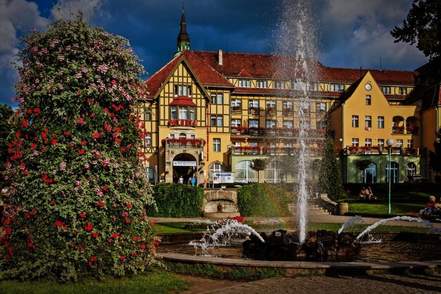 From Wroclaw: Full-Day Stolowe Mountains Trekking Tour - Price and Value, $81 for a Full 8-Hour Day