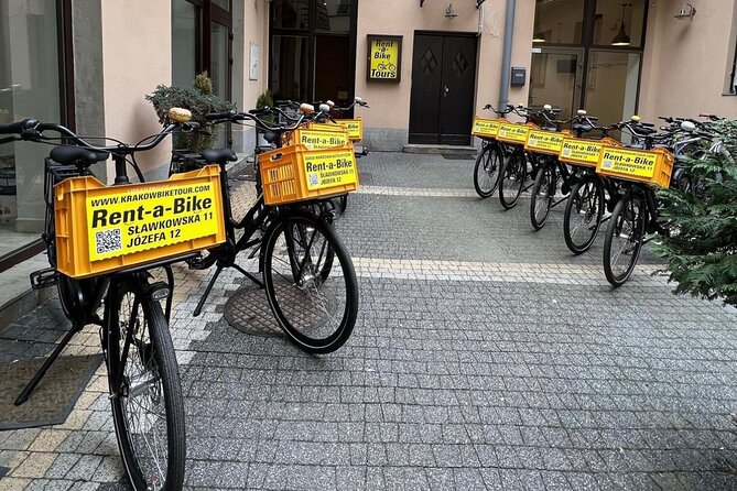 Full Bike Tour - the Old Town, Jewish Qtr & the Ghetto NEW BIKES - Key takeaways