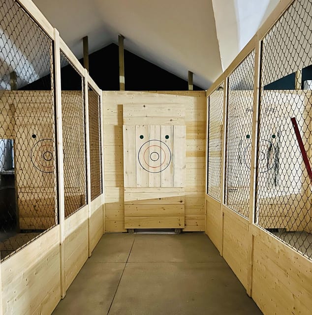 Gdańsk: 1.5-Hour Axe Throwing Experience - Key points before you throw