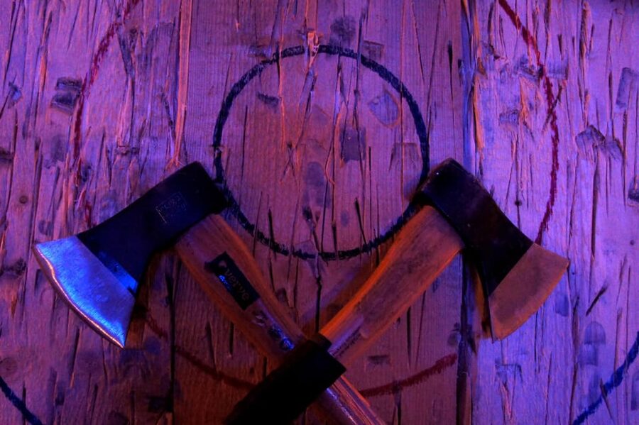 Gdańsk: 1.5-Hour Axe Throwing Experience - Booking tips for a smooth first session in Gdańsk