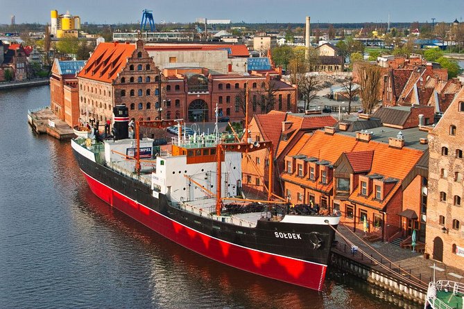 Gdansk and Malbork Castle Small Group Tour from Warsaw with Lunch - Sopot option: pier end-walks, Crooked House, and the Baltic lighthouse
