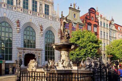 Gdansk and Malbork Castle Small Group Tour from Warsaw with Lunch