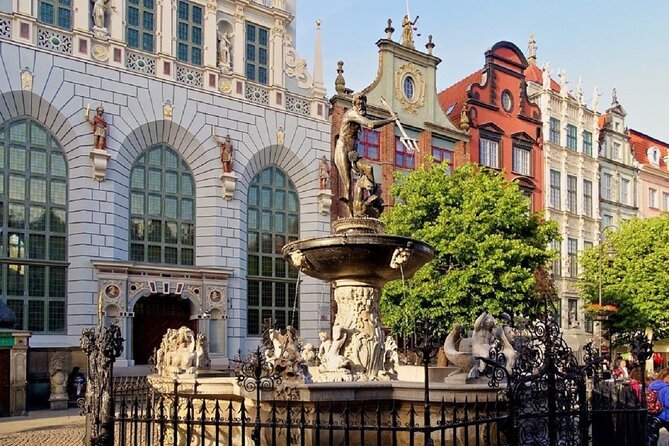 Gdansk and Malbork Castle Small Group Tour from Warsaw with Lunch - Gdansk Old Town: Golden Gate, Neptune’s Fountain, and the brick-church payoff