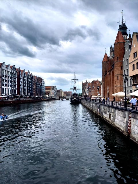 Gdansk: Guided Round-Trip Cruise to Westerplatte - Seats, Decks, and Winter Comfort: Get the View You Want