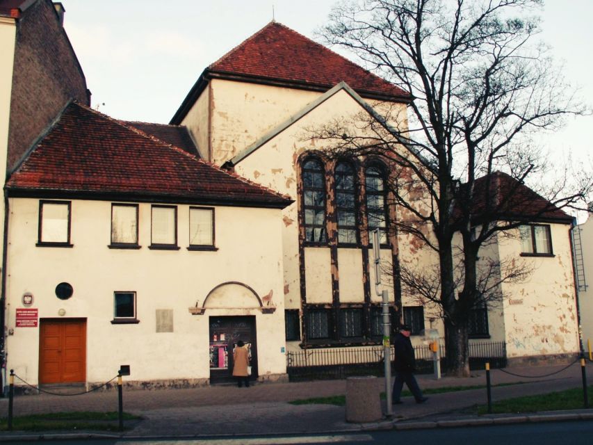 Gdansk: Jewish Heritage Guided Private Walking Tour - Granary Island and the ghetto area: seeing history without guesswork