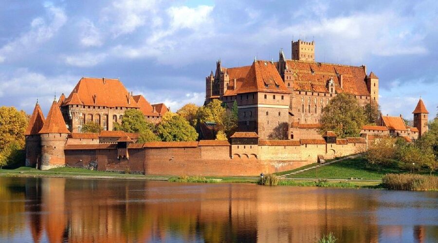 Gdansk: Malbork Castle & Westerplatte Tour with Local Lunch - Why Malbork Castle and Westerplatte Fit Together