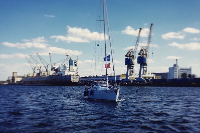 Gdańsk: Motlawa and Port yacht cruise with Welcome Drink - Gdańsk Port, Seen Up Close (and Why That Matters)