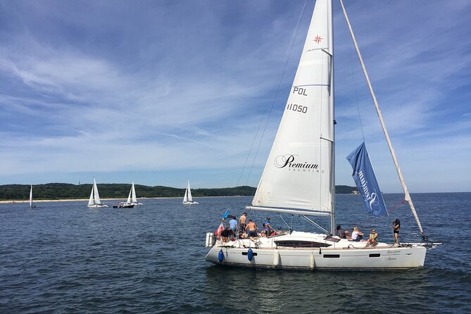Gdańsk: Motlawa and Port yacht cruise with Welcome Drink - The Solidarity Story from the Water