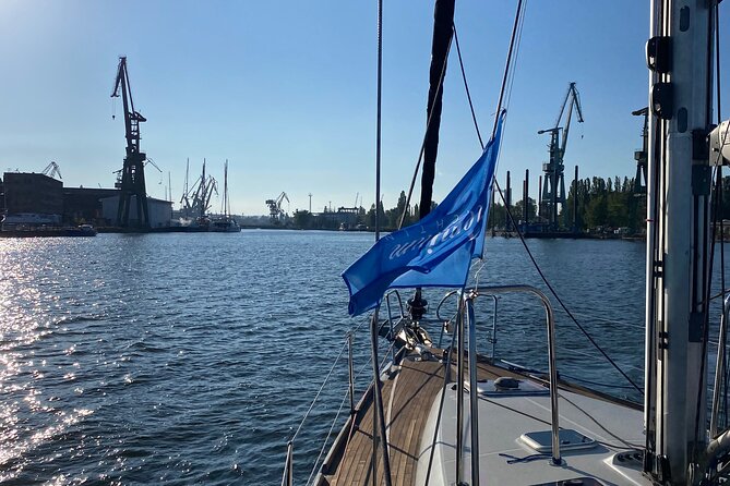 Gdańsk: Motlawa and Port yacht cruise with Welcome Drink - Meeting at Oria Magic House, Then Straight Onto the Yacht