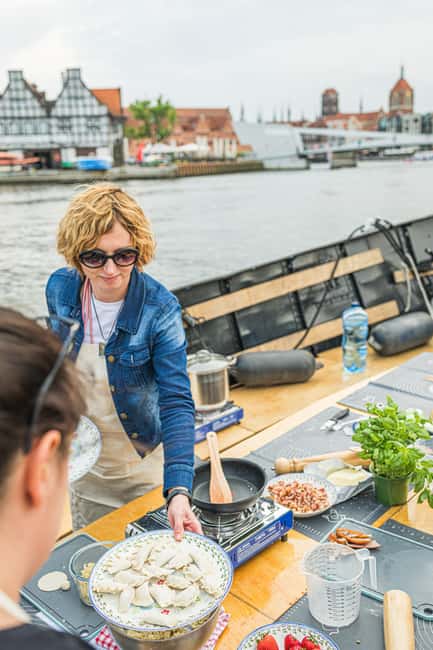 Gdańsk: Motława River Cruise with Pierogi Tasting - Finding the Imperial Dock Meeting Point (and Handling the Uneven Walk)