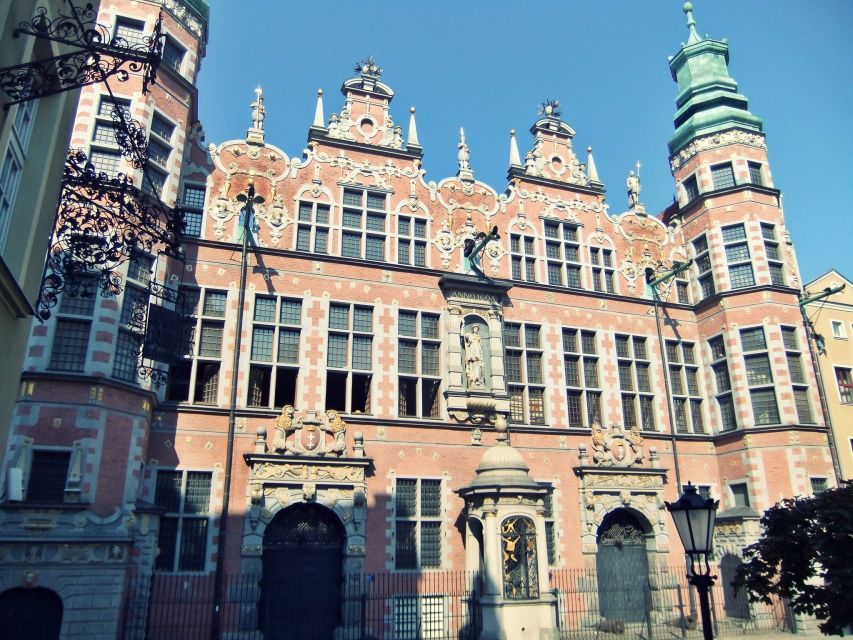 Gdansk Old Town Half-Day Private Walking Tour - St. Mary’s Basilica tower views, what to look for when you climb