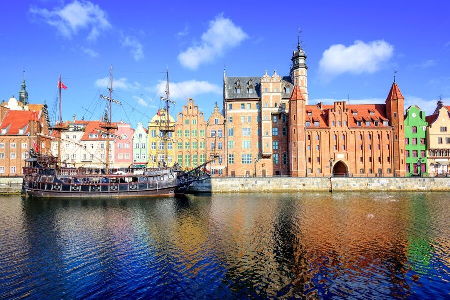 Gdańsk: Old Town Private Walking Tour with Legends and Facts - Guides, language, and why private matters more than you think
