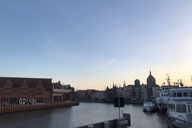 Gdańsk: Old Town Private Walking Tour with Legends and Facts - Old Town trade hubs: Artus Court and why merchants mattered