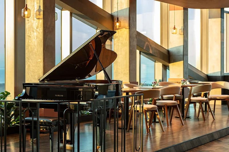 Gdańsk: Olivia Star Sky-High Views, Dinner, and Cocktails - Best fit: who should book this, and who might not