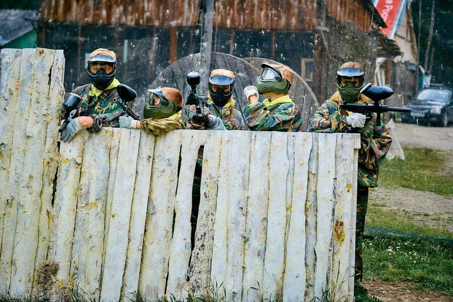 Gdańsk: Outdoor Paintball with Transfers (200 Bullets) - Safety briefing and instructor pro tips, in English and Polish