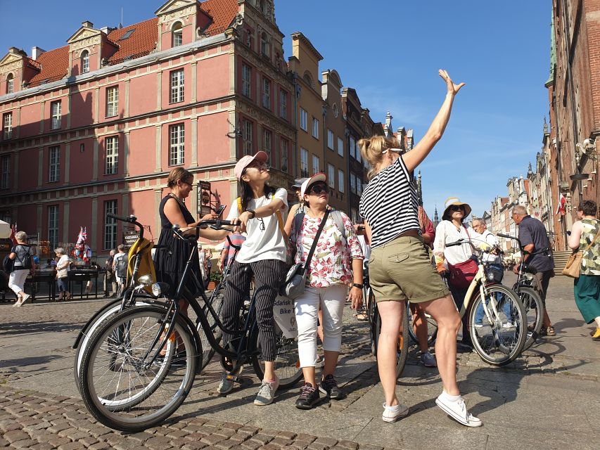 Gdansk Private Bike Tour - Ołowianka footbridge, Łąkowa, and the Motława canal: where the city breathes again
