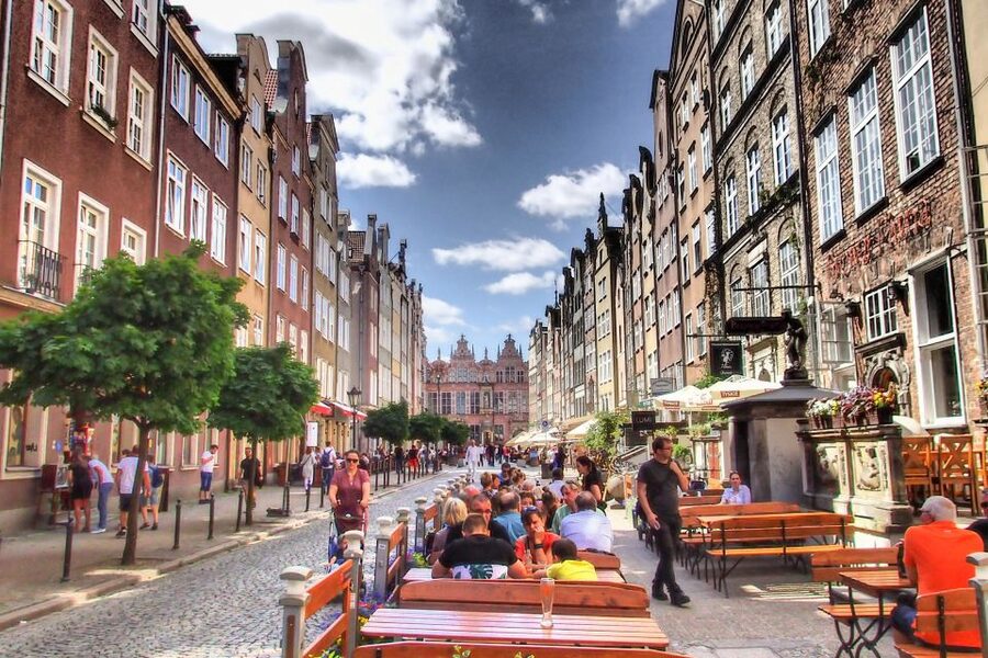 Gdansk: Private Old Town Tour - Mariacka Street and the art of learning a city