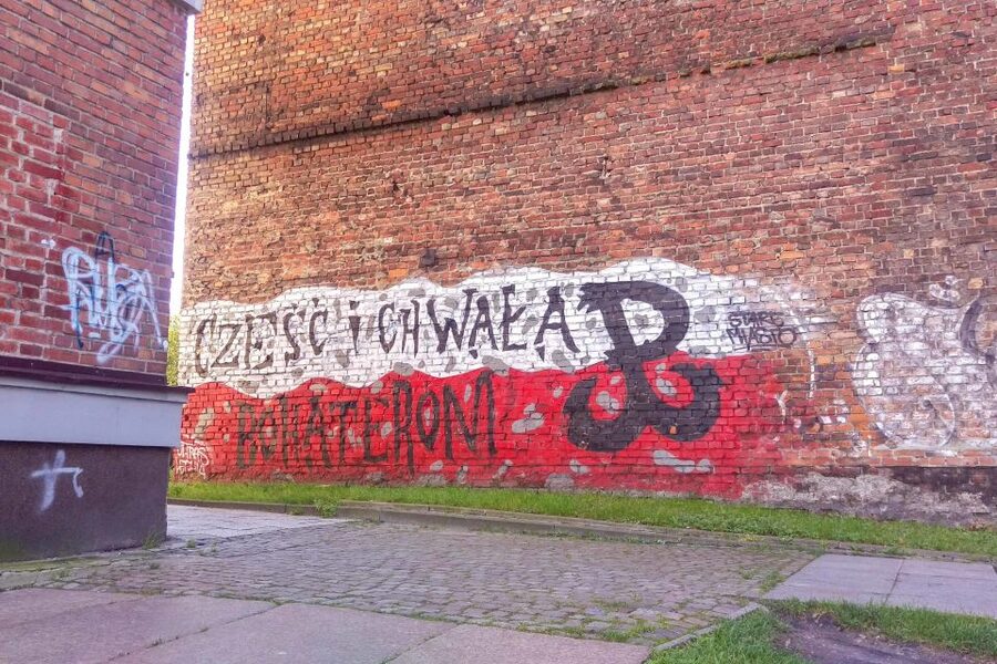 Gdansk: Private Old Town Tour - Solidarity and the communist-era struggle, told without losing the plot