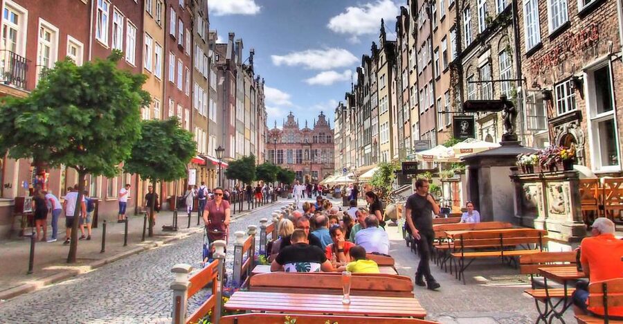 Gdansk: Private Old Town Tour - Golden Gate, Neptune’s Fountain, and the streets locals remember