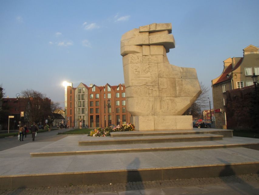 Gdansk Private WWII Tour with Museum of the Second World War - Memorials, shipyard sites, and why Gdansk matters