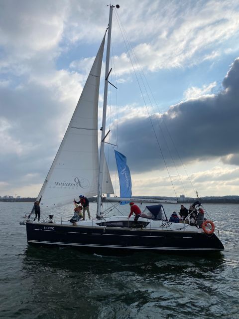 Gdansk: Scenic Evening Yacht Cruise with Welcome Drink - Should you book this evening yacht cruise in Gdańsk?
