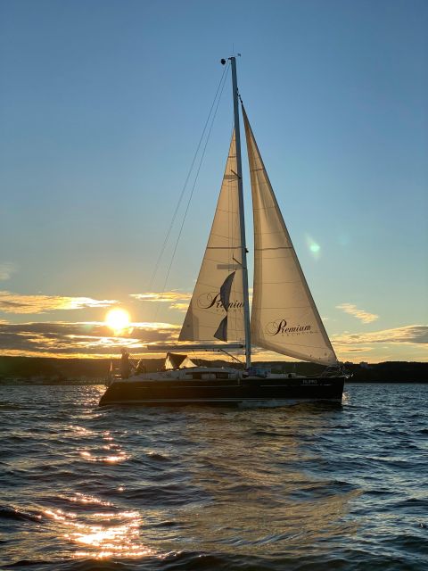 Gdańsk: Scenic Sunset Cruise with Welcome Drink - What “pass by” really means on this route