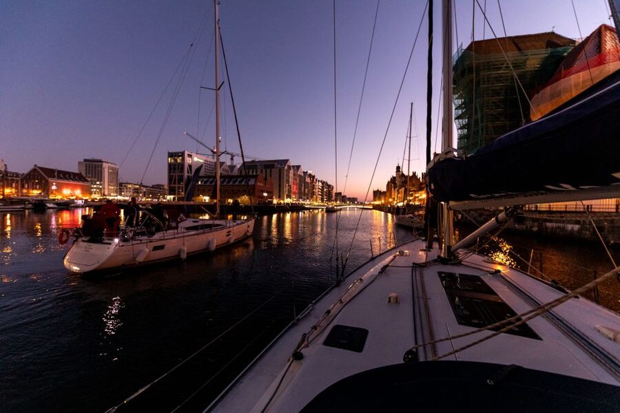Gdańsk: Scenic Sunset Cruise with Welcome Drink - Skipper style: friendly help, but don’t expect a scripted history show