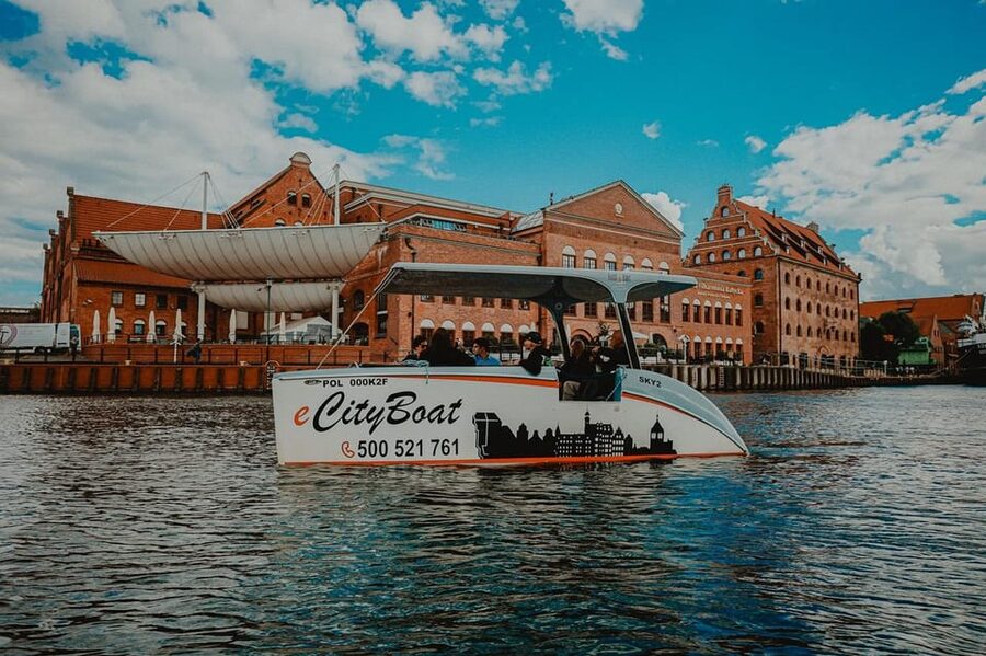 Gdańsk: Sightseeing EcoCruise around the Old Town of Gdansk - Sołdek Museum to the Old Town stretch: cranes, maritime stories, and quick stops