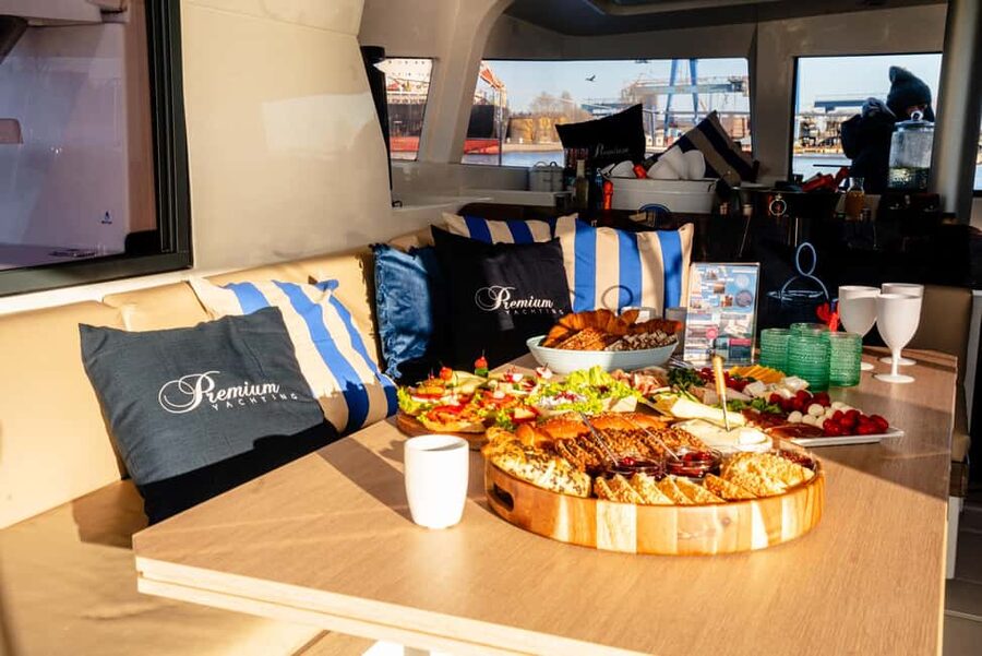 Gdansk/Sopot: Breakfast Cruise on a Catamaran - Where you meet and how you get to the right quay