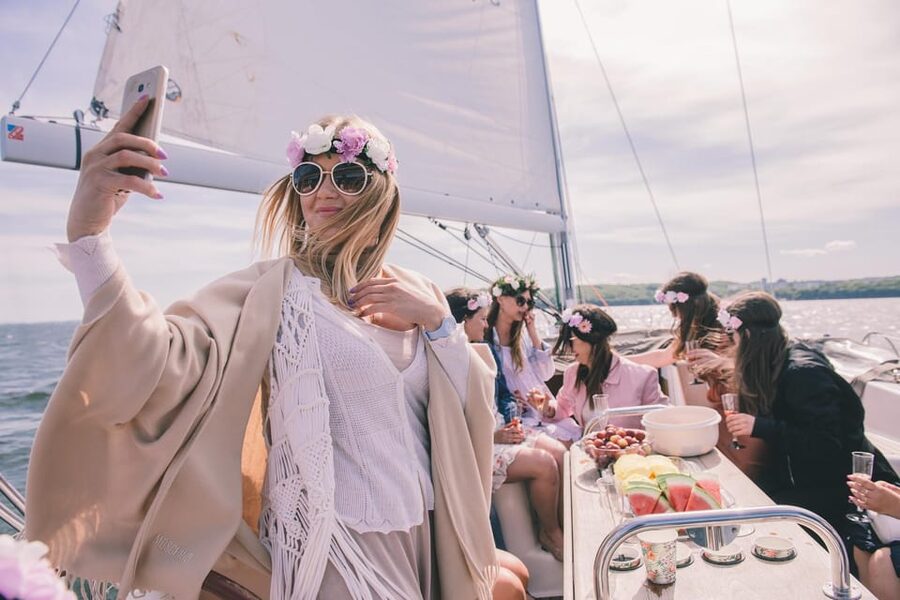 Gdańsk/Sopot: Private Boat Party with Music & Drinks - Group Size and Bookings: Solo, Couples, or a Full Party
