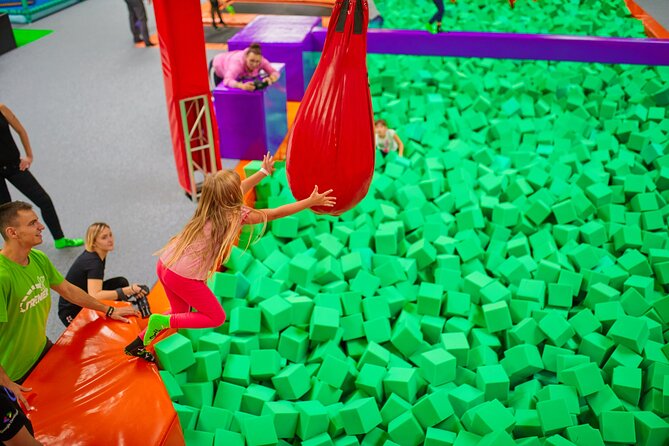 GOjump MEGAPARK Kraków-Sikorki - 1 hour Trampoline Park ticket - Entering GOjump MEGAPARK in Krakow: what your hour feels like