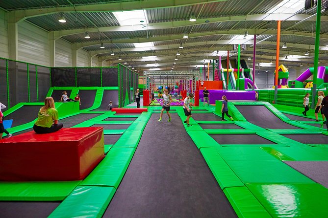 GOjump MEGAPARK Kraków-Sikorki - 1 hour Trampoline Park ticket - For parents and kids: ages 4+ rules you should know