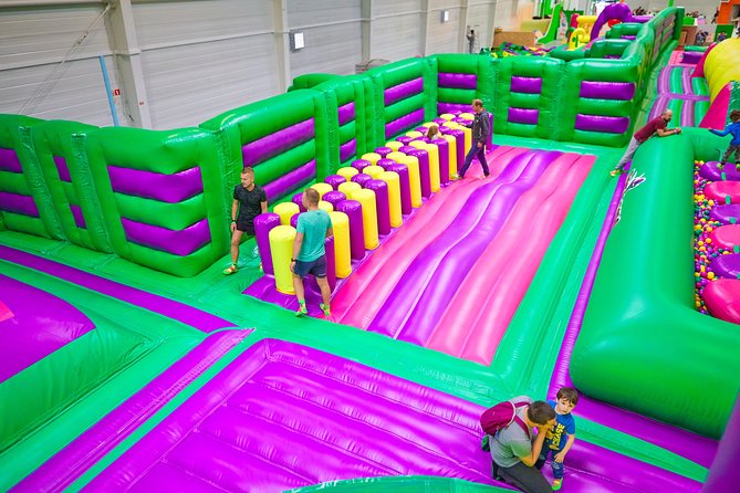 GOjump MEGAPARK Kraków-Sikorki 1h ticket: GOair Inflatable Park - Where GOair inflatables fit into your Kraków day