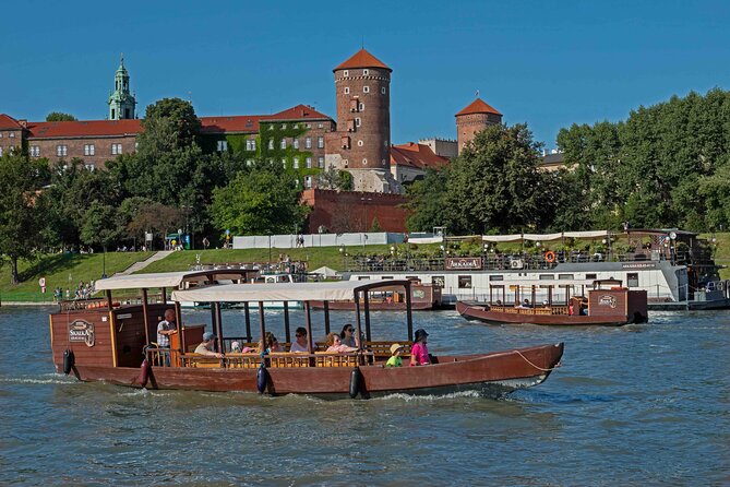 Gondola cruise The Vistula River Krakow private tour up to 12 person - How the 1-Hour Route Works (and Why That Matters)