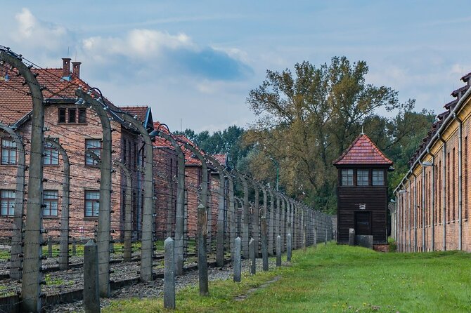 Guided Private Tour to Auschwitz Birkenau & Krakow from Wroclaw - The 5:30 am Wrocław departure and the train rhythm