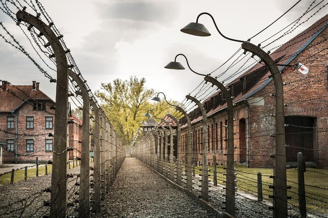 Guided Private Tour to Auschwitz Birkenau & Krakow from Wroclaw - Auschwitz I: how the guided timing shapes what you learn