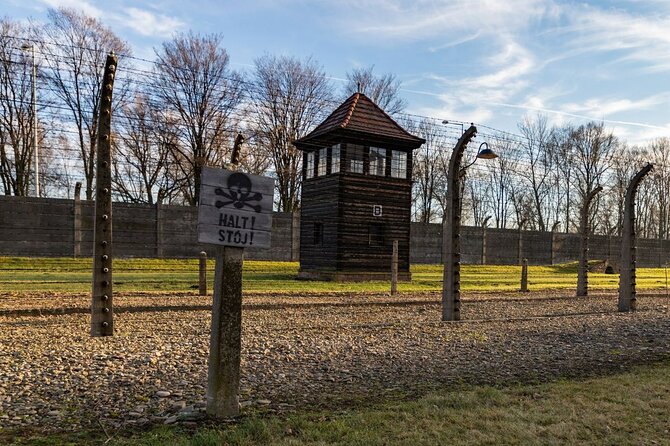 Guided Private Tour to Auschwitz Birkenau & Krakow from Wroclaw - Kraków pickup: the short walk that prevents a big headache